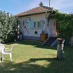 Menta Apartment *